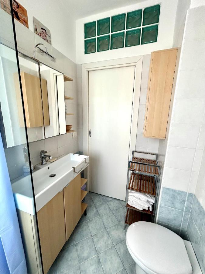 Dalla Sandra In Viale Ceccarini Riccione Esterno foto